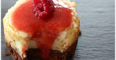 Cheesecake inviduel au coulis de fruits rouges