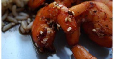 Crevettes caramélisées au sésame