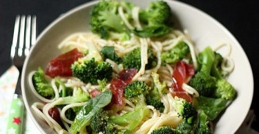 Spaghetti aux légumes verts