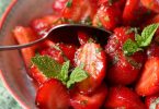 Recette de salade de fraises à la menthe et basilic