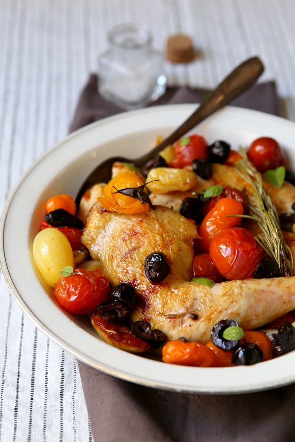 Recette de poulet aux olives et aux tomates cerise