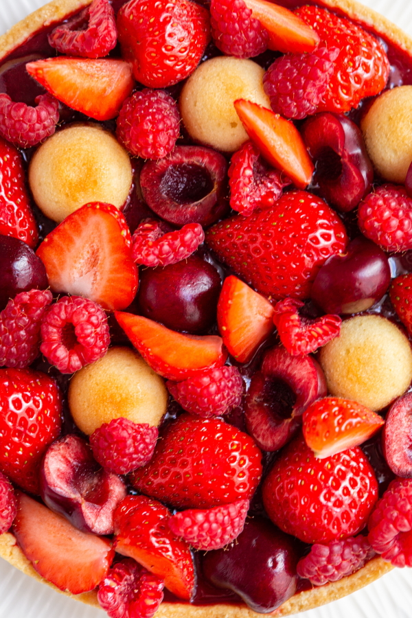 Tarte fruits rouges : fraises, framboises, cerises