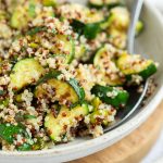 Recette de salade de quinoa aux courgettes